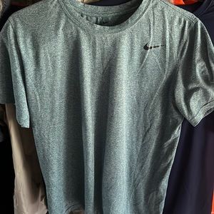 Nike dry fit shirt size large